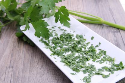 Bild von Blatt-PETERSILIE 5 x 1 kg mit der Beschreibung gehackt, 3mm