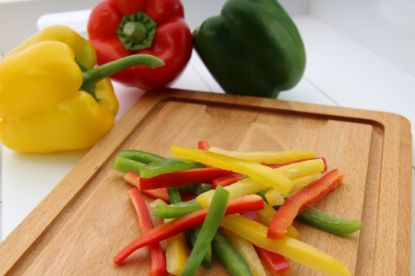 Bild von Paprikastreifen rot,grün,gelb  mit der Beschreibung 4 x 2,5kg