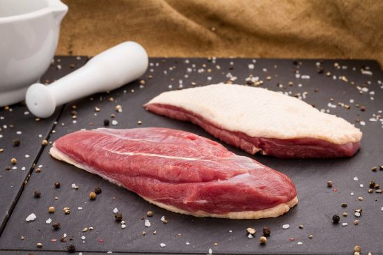 Bild von Barb.Entenbrustfilet, m. Haut, o. Knochen, 170/230g, 2er vac., 5 kg-Krt. mit der Beschreibung .