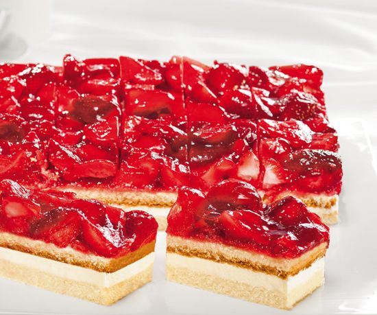 Bild von PFALZGRAF Erdbeer-Sahneschnitte 2.900g mit der Beschreibung 20 geschnitten ODZ