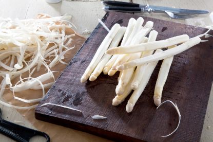 Bild von frischer deutscher Spargel, KL I, GESCHÄLT, 5 kg, 16-20 mm mit der Beschreibung TAGESPREIS