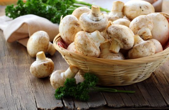 Bild von Champignon-Scheiben, "Hotel"  mit der Beschreibung helle 2.Wahl