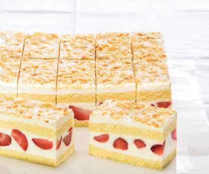 Bild von PFALZGRAF Erdbeer-Jogurt-Sahneschnitte 2.800g mit der Beschreibung 20 geschnitten ODZ